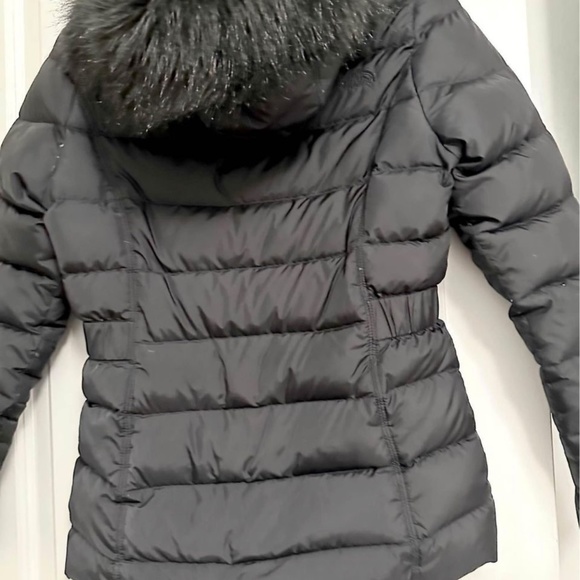 SOLD! Womens like new North Face size Small coat - Picture 3 of 3